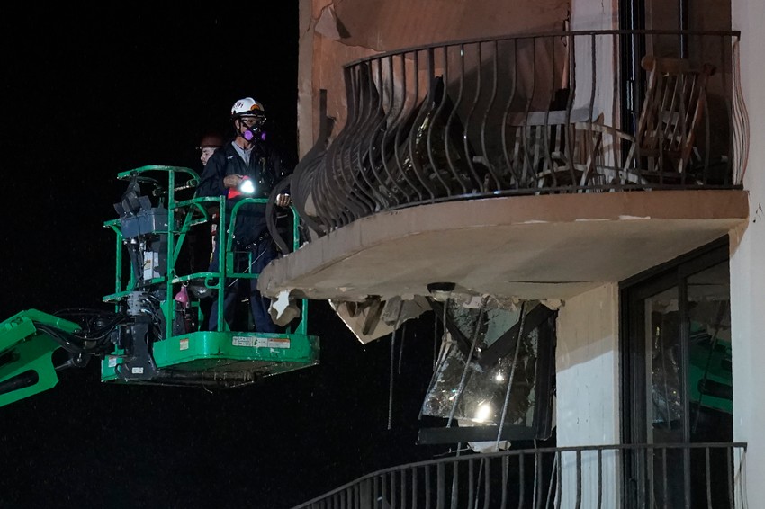 Rušenje zgrade u Majamiju