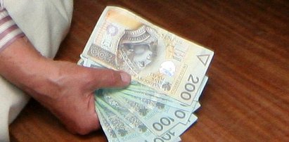 Oszuści okradli staruszkę. Zabrali jej 100 tys. złotych!