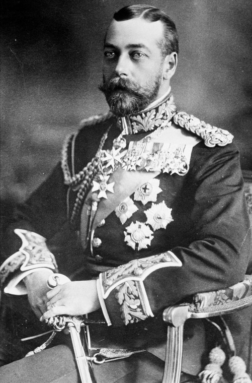 Król Jerzy V - to on postanowił zmienić niemieckie nazwisko na Windsor