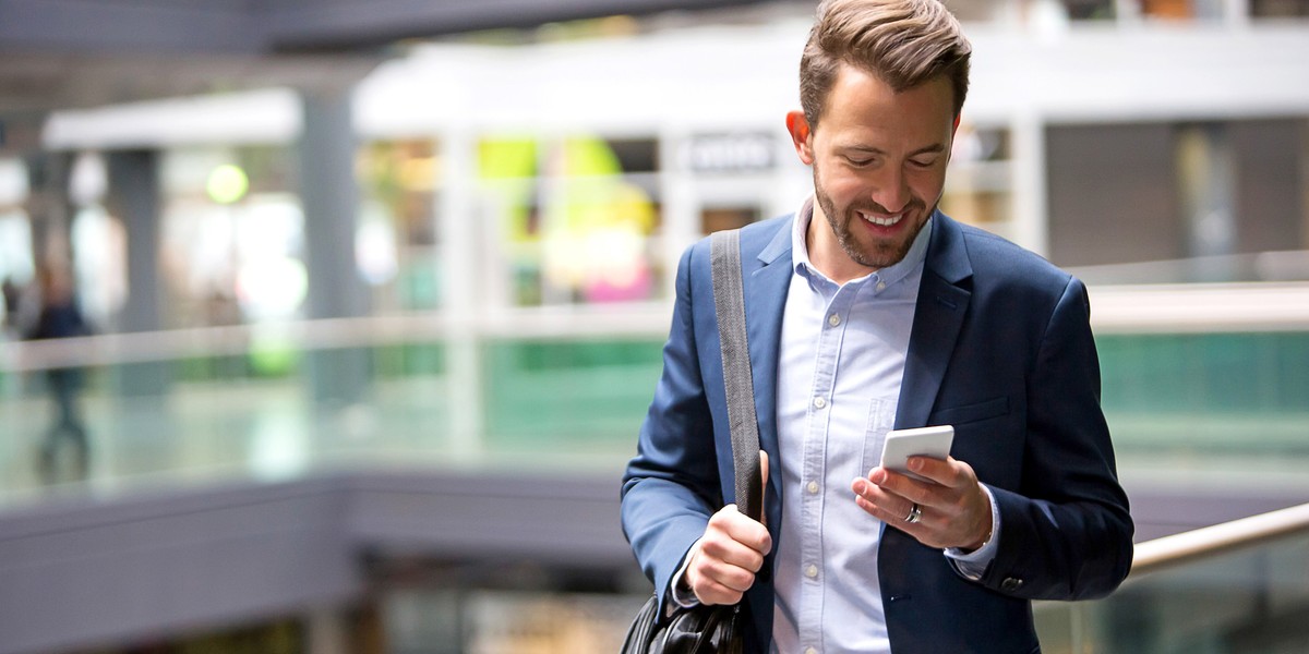 Dziś – w dobie pracy zdalnej – wygodny, nowoczesny smartfon to podstawa. Bardzo często nawet zastępuje nam laptopa czy tablet i bywa pierwszym narzędziem pracy. 