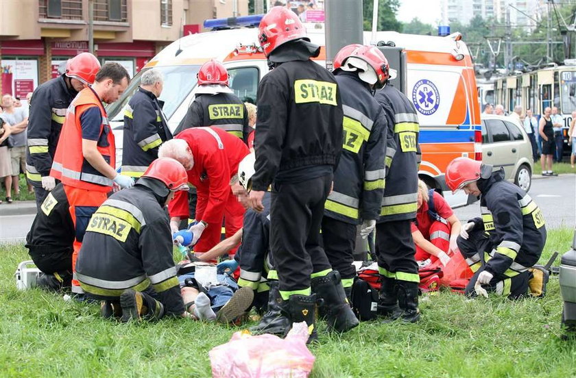 Miał prawie 5 promili. Uderzył w słup. Sam nie zginął, ale...