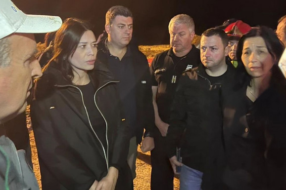 "Sve se čini kako bi se što pre lokalizovao požar": Ministarka Vujović obišla deponiju "Duboko" kod Užica na kojoj plamen bukti od petka (FOTO)