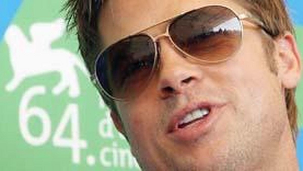 Brad Pitt wypracował w sobie instynkt wykrywania paparazzi.