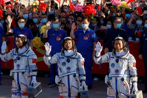 SIN SPACE-EXPLORATION-CHINA-SHENZHOU 0616 11 2