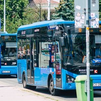 Koronavírus: hétfőtől nem kell maszkot viselni a BKK járatain