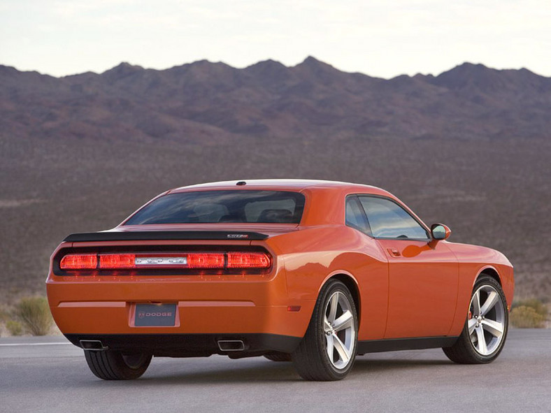 Chicago 2008: Dodge Challenger SRT8 w akcji (video)