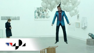 Marynarka z cekinami. 'Performer'