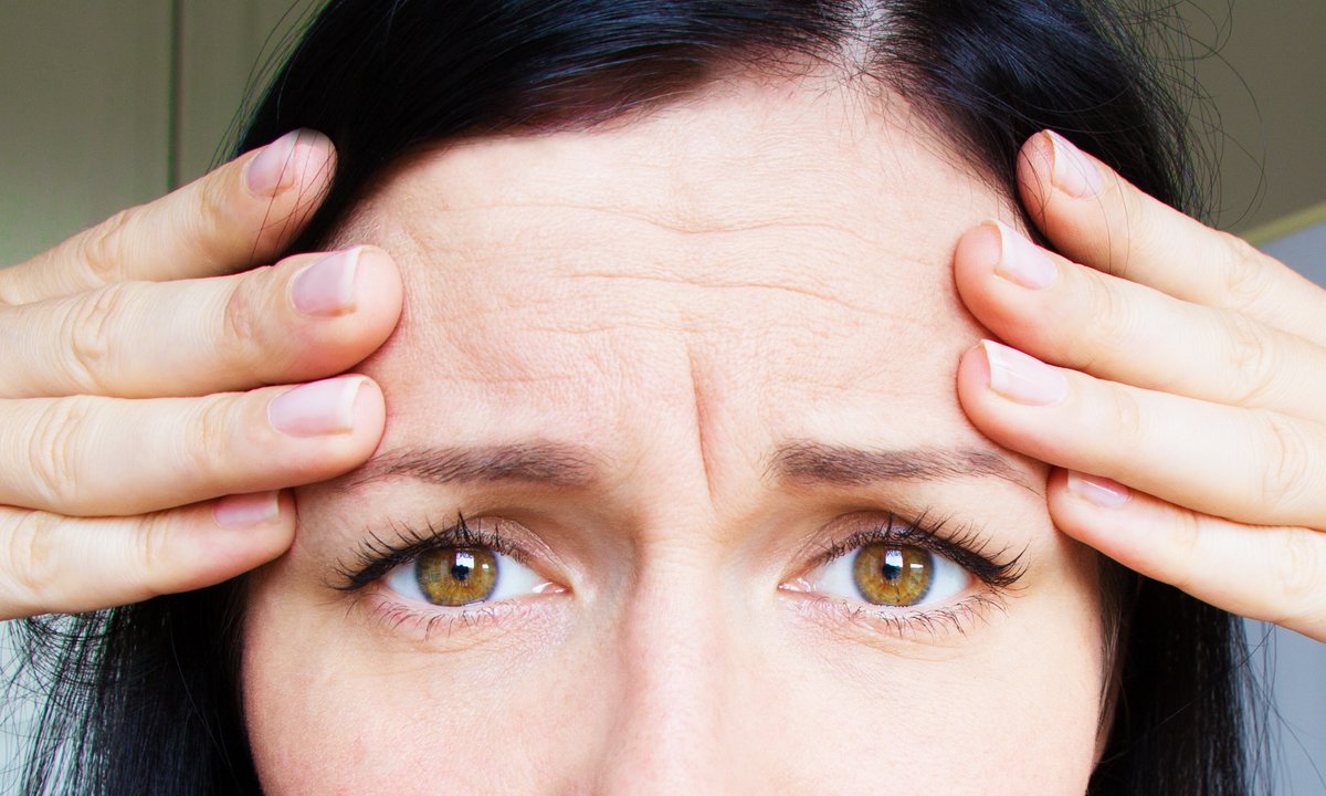 To bezlitosny pogromca lwiej bruzdy. "Wysysa" zmarszczki jak odkurzacz!