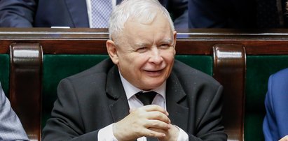 Sondaż. Polacy nie ufają politykom