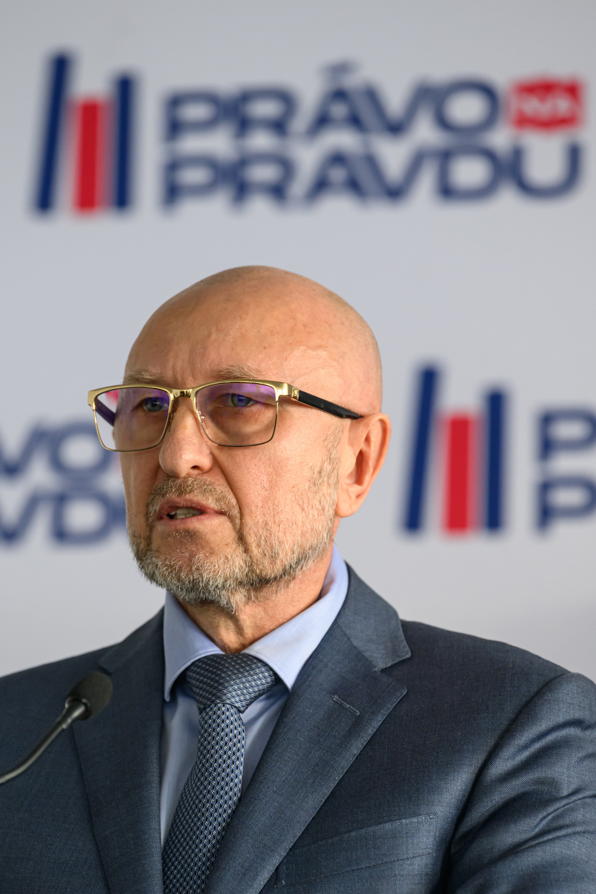 Predseda politickej strany Právo na pravdu Zoroslav Kollár.