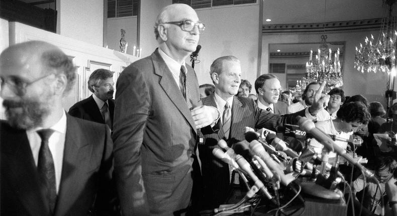 Paul Volcker, Fed Chairman Who Waged War on Inflation, Is Dead at 92