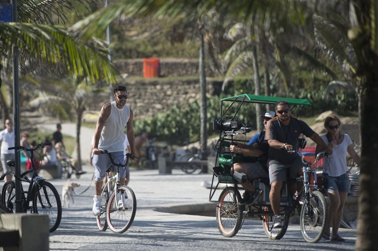 Ricky Martin na planie teledysku do piosenki 'Vida'