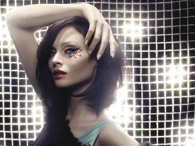 Sophie Ellis-Bextor na zdjęciu promującym płytę 'Make a Scene' w 2011 roku