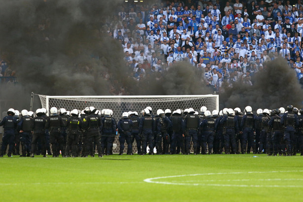 Poseł PiS poręczył za szefa kibiców Lecha. Piotr K. ps. "Klima" miał podżegać do zadymy na meczu Lech-Legia