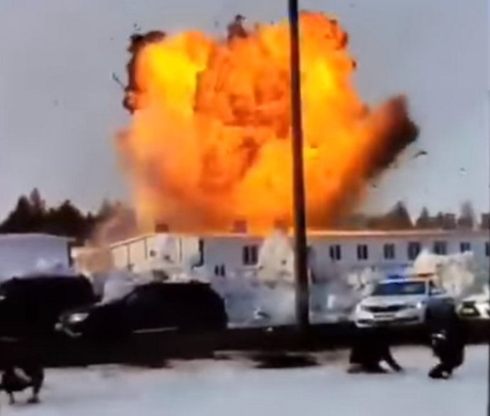 Wybuch ukraińskiego drona w fabryka Szahidów w rosyjskiej Jełabudze
