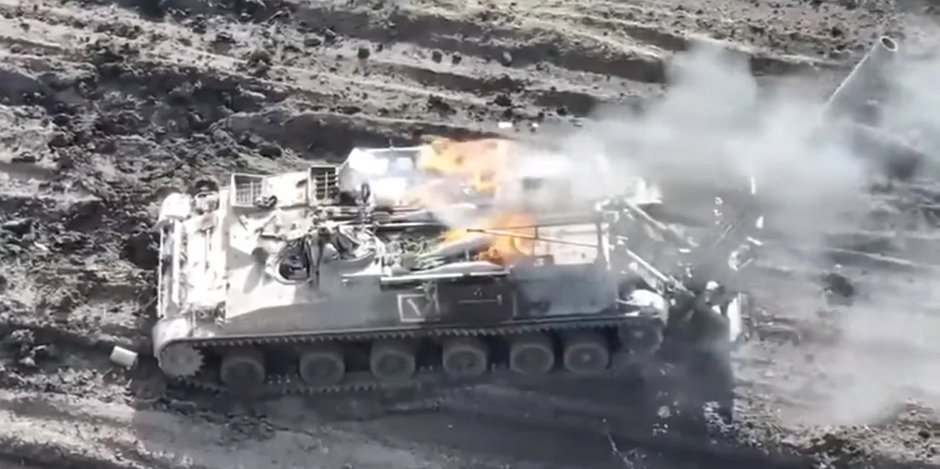 Liczba sukcesów wojsk ukraińskich w zwalczaniu rosyjskiej artylerii rośnie z miesiąca na miesiąc. Na zdjęciu zniszczony cięzki moździerz samobieżny 2S4 Tulipan kalibru 240 mm.