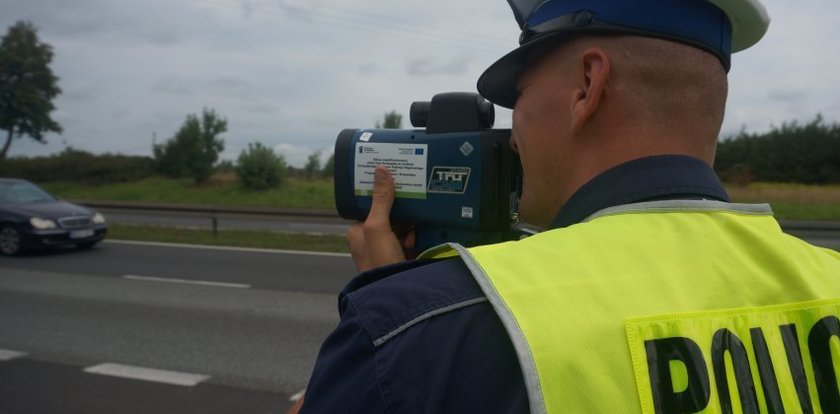 20-latek pędził BMW 156 km/h. Spotkały go srogie konsekwencje