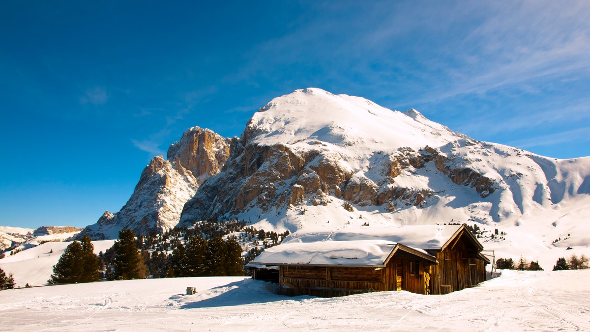 Tygodniowy pobyt w popularnym kurorcie w Dolomitach mógł kosztować Donalda Tuska nawet 13 200 zł - takich obliczeń dokonali dziennikarze "Super Expressu".