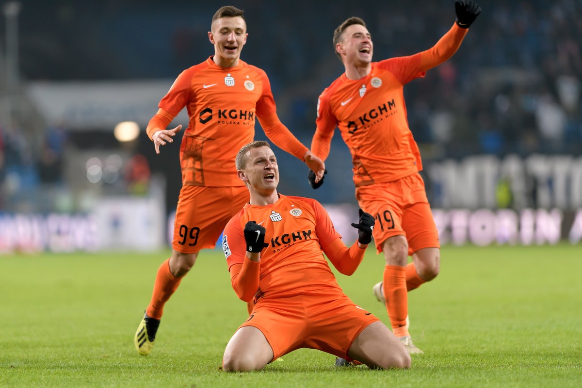 Ekstraklasa: Niezwykły tunel na stadionie w Lubinie. Piłkarze będą mogli się poczuć, jak ich kibice pracujący w kopalni