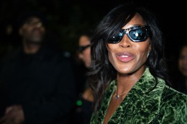 "Prelepa je, ali POČINJE DA STARI", zbog ovih slika kažu da su GODINE SUSTIGLE Naomi Kembel, a do 55. izgledala kao devojka, evo da li je zaista srušen MIT O NJENOJ VEČNOJ MLADOSTI