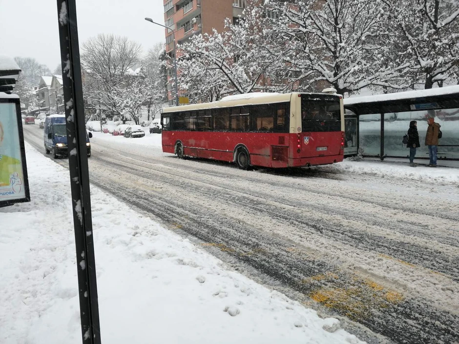 Blokiran saobraćaj u Ulici Pilota Petrovića
