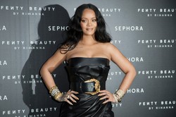 Rihanna przeznaczy miliony dolarów na pomoc w walce z koronawirusem [WIDEO]