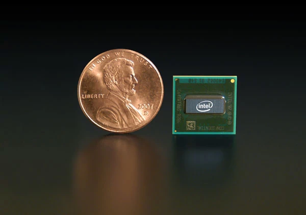Ten niewielki procesor (Silverthorne) trafi do wielu małych urządzeń mobilnych.