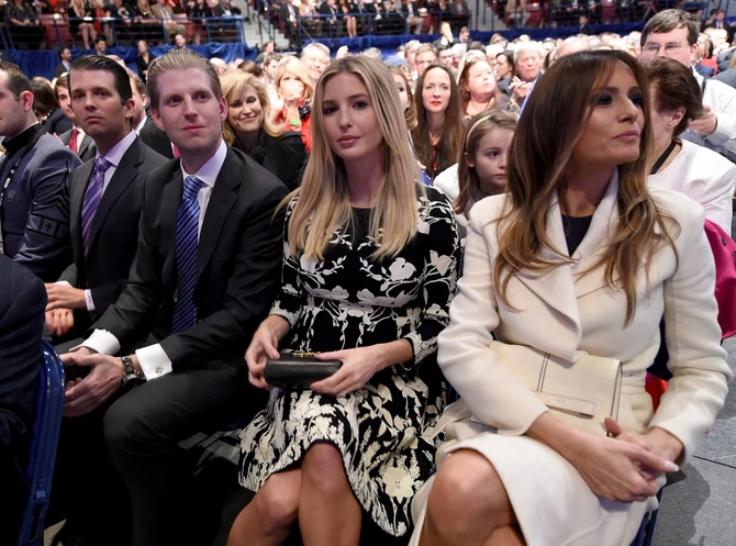 Melanija Tramp sa Erikom, Donaldom juniorom i Ivankom Tramp