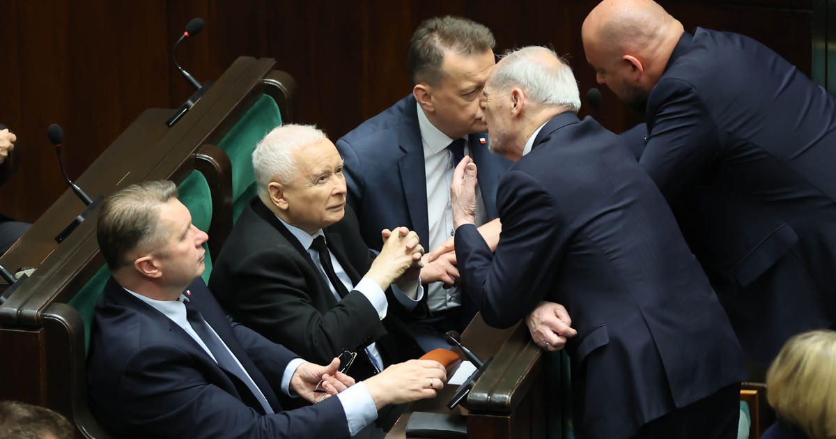 Rozwój Plus i PiS kłócą się o fotele w Sejmie. "Straszą nas Czarzastym"