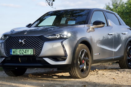 DS 3 Crossback E-Tense. Oto jak się wyróżnić, gdy nie można wygrać