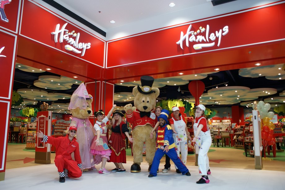 Hamleys to legendarny brytyjski sklep z zabawkami. W Polsce pierwszy salon został otwarty w Galerii Północnej w Warszawie.