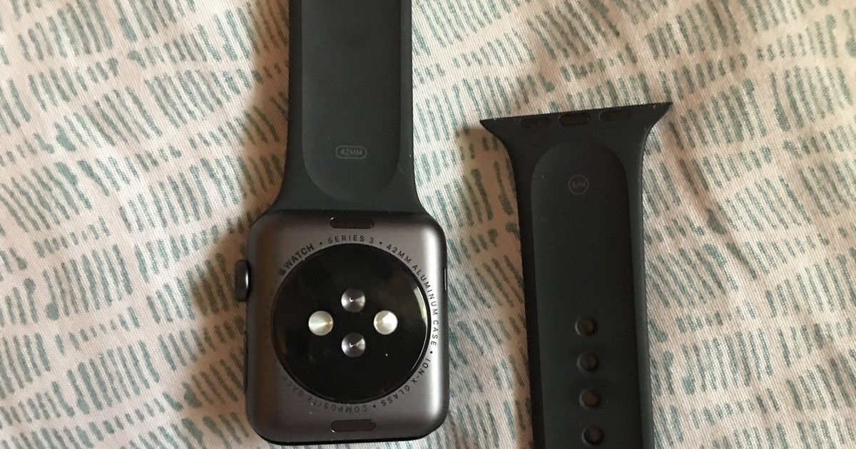 How to change the band on your Apple Watch Pulse Nigeria