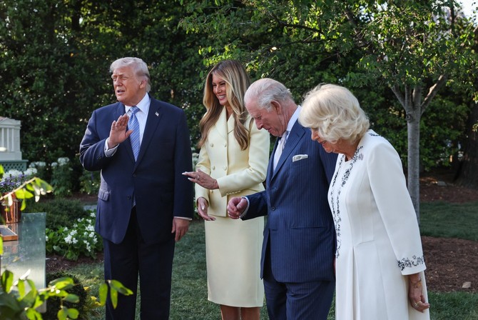 Melanija i Donald Tramp sa kraljem i njegovom suprugom Kamilom