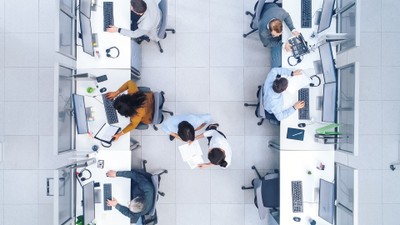 Co jest kluczowe dla Polaków w kontekście zadowolenia z pracy?