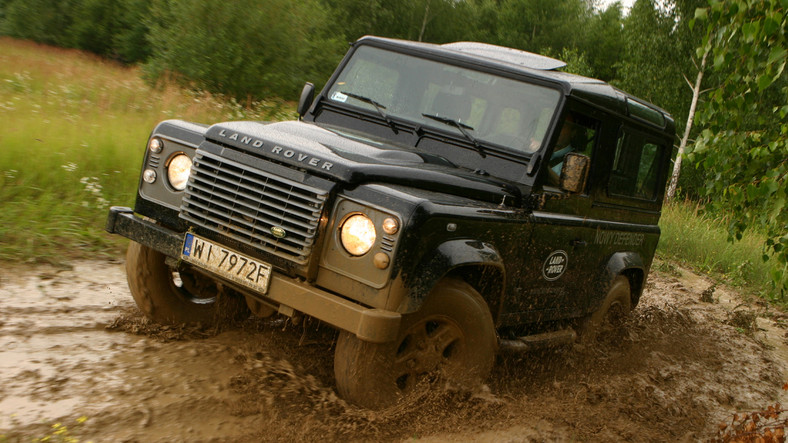 Land Rover Defender II (2007-16) – z 2011 r. za 135 000 zł