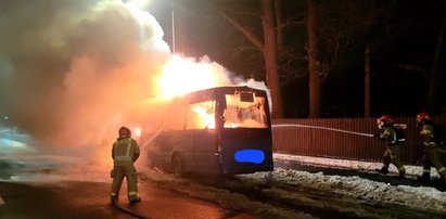 Piekło na drodze w Markach. Autobus płonął jak pochodnia