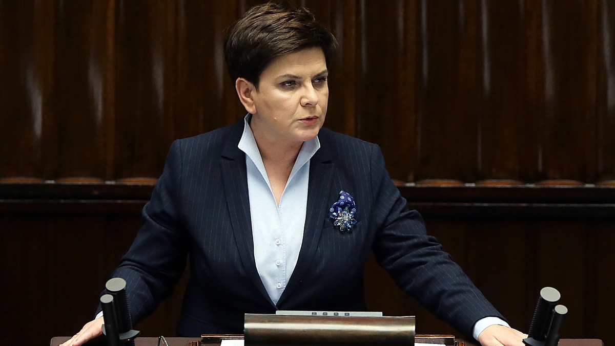 Premier Beata Szydło podczas dzisiejszej sejmowej debaty nad wnioskiem PO o wotum nieufności dla minister edukacji Anny Zalewskiej zapowiedziała, że w następnym tygodniu rząd przyjmie projekt ustawy dotyczący reformy edukacji.