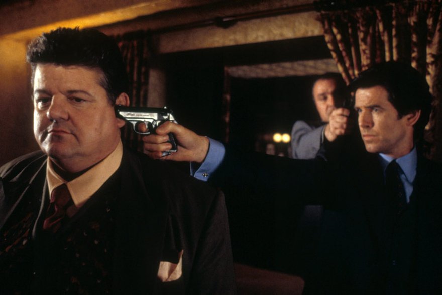 Robbie Coltrane jako Walentin Żukowski i Pierce Brosnan jako James Bond w filmie "GoldenEye"