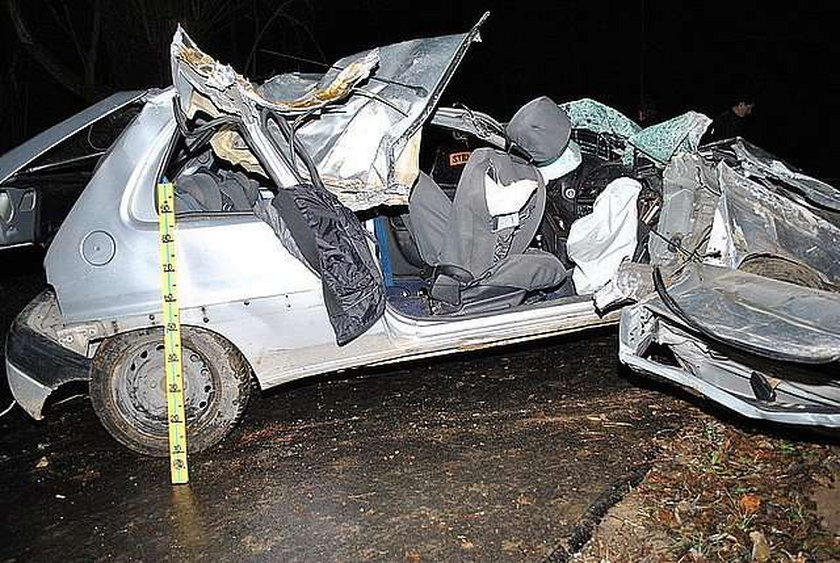 Tyle zostało z citroena. 2 rannych