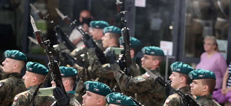 Armia zawodowa rośnie tylko na papierze