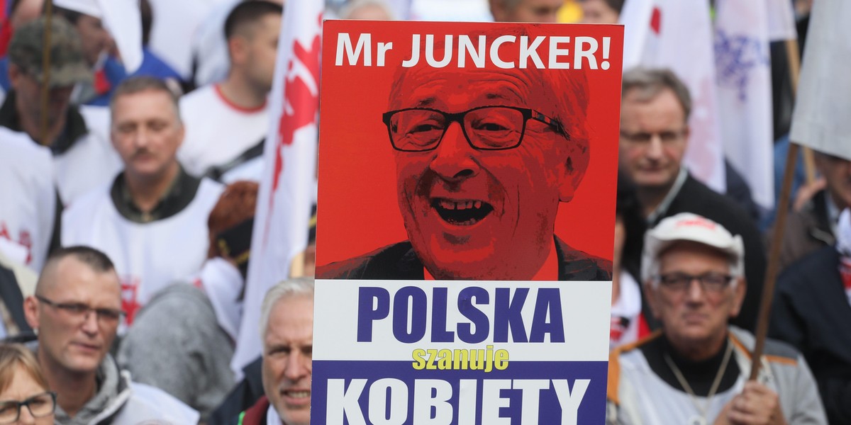 Protest "Solidarności" w Warszawie. "Ręce precz od Polski!"