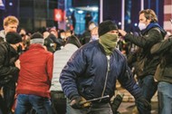 Atak policjantów po cywilnemu na uczestników protestów przeciw decyzji Trybunału Julii Przyłębskiej, Warszawa, 18 listopada 2020 r.