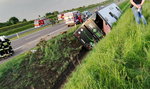 Autobus wpadł do rowu. Utrudnienia na A2