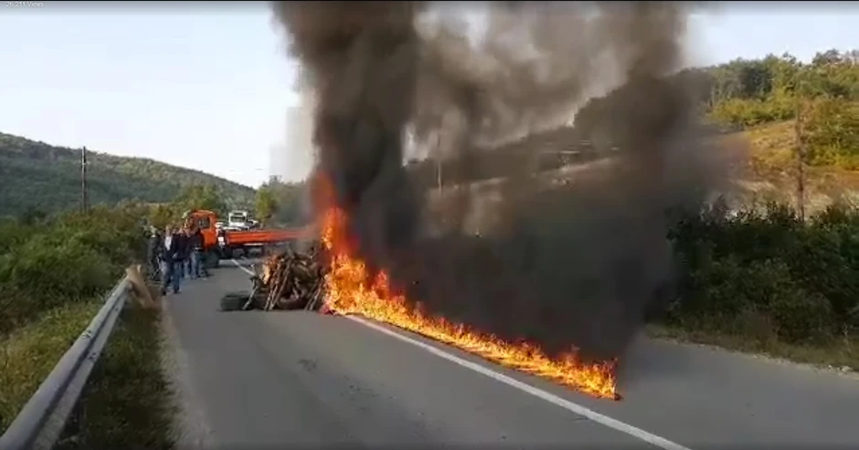 Barikade na trasi kojom se kretao Vučić