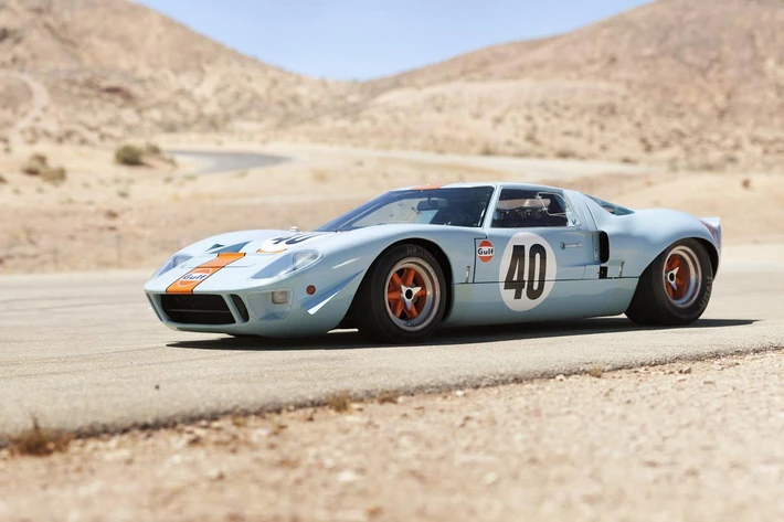 10. Ford GT40 Gulf/Mirage Lightweight Racing Car z 1968 roku