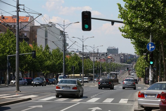 "DEČAKA JE UDARIO AUTOMOBIL" Oglasili se iz JKP "GSP Beograd" povodom nesreće na Bulevaru kralja Aleksandra