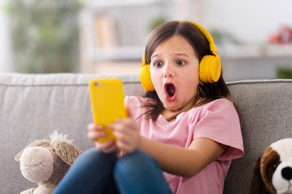 Biztonság és internet: így válhat veszélytelen tereppé a gyerekek számára a kibertér