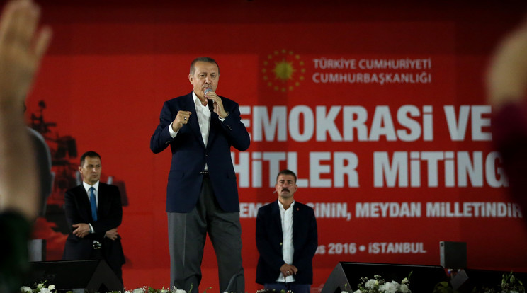 Erdogan kemény kézzel őrzi a hatalmát, különösen a nyári puccskísérlet óta / Fotó: Northfoto