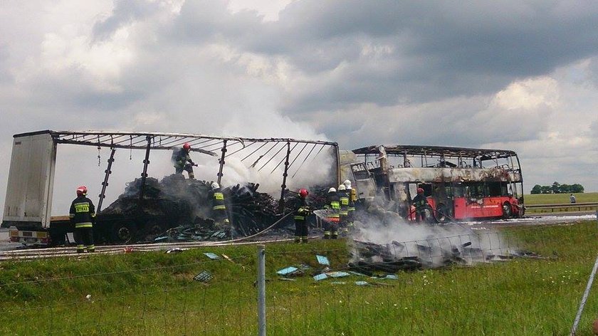 Wypadek na autostradzie A 4. Autobus i ciężarówka stanęły w ogniu