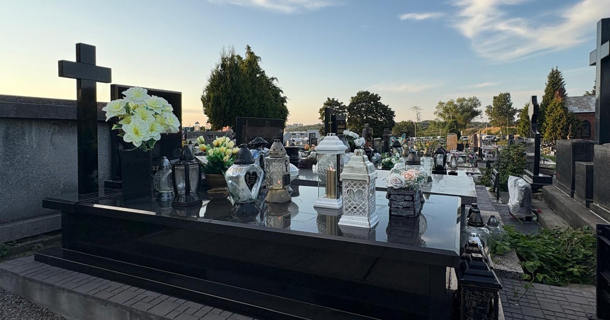 Składany z Indii albo granit premium. Nagrobek w Polsce może kosztować nawet 80 tys. zł